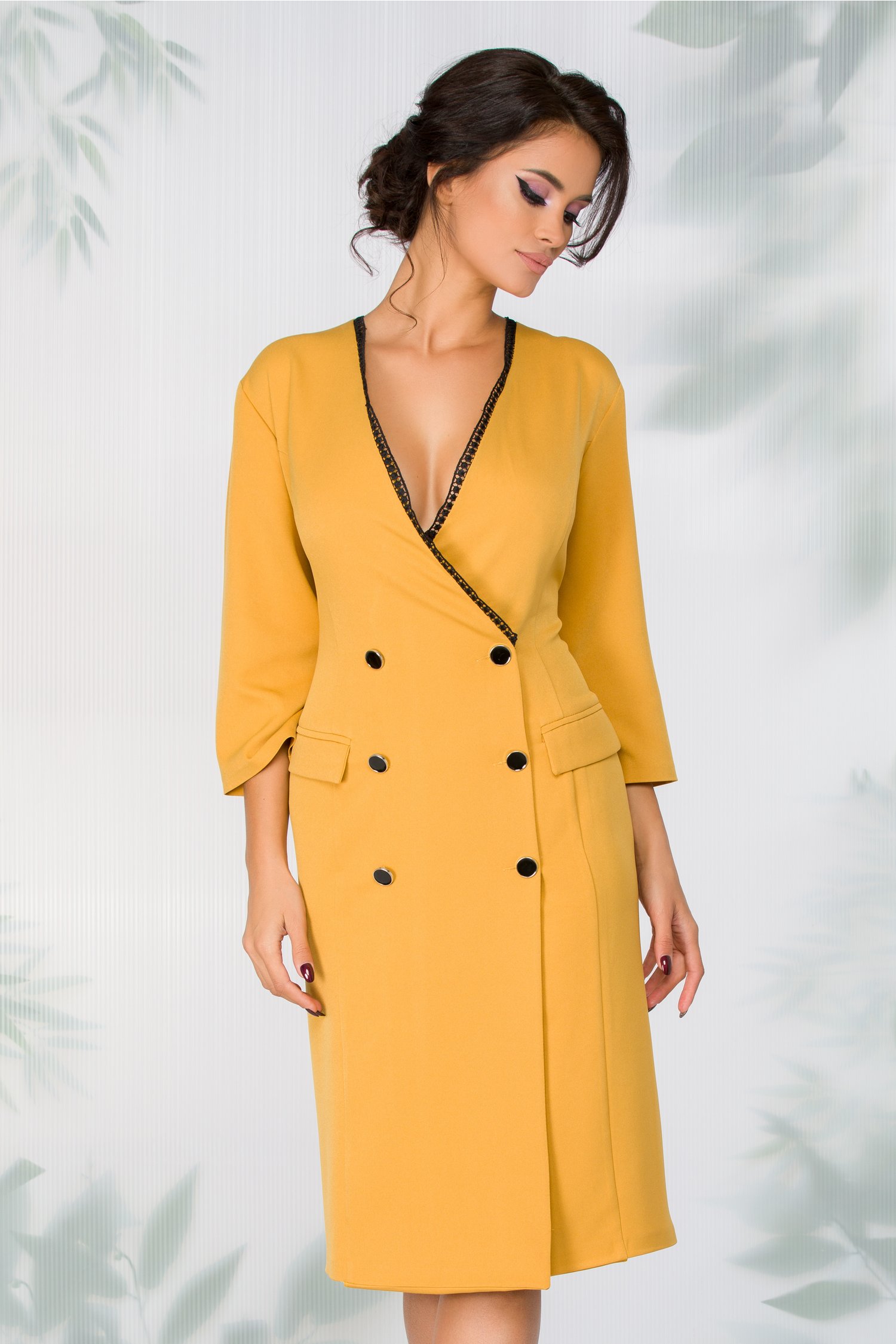 Rochie Cosmina galben mustar stil sacou cu broderie neagra pe linia decolteului - Rochii