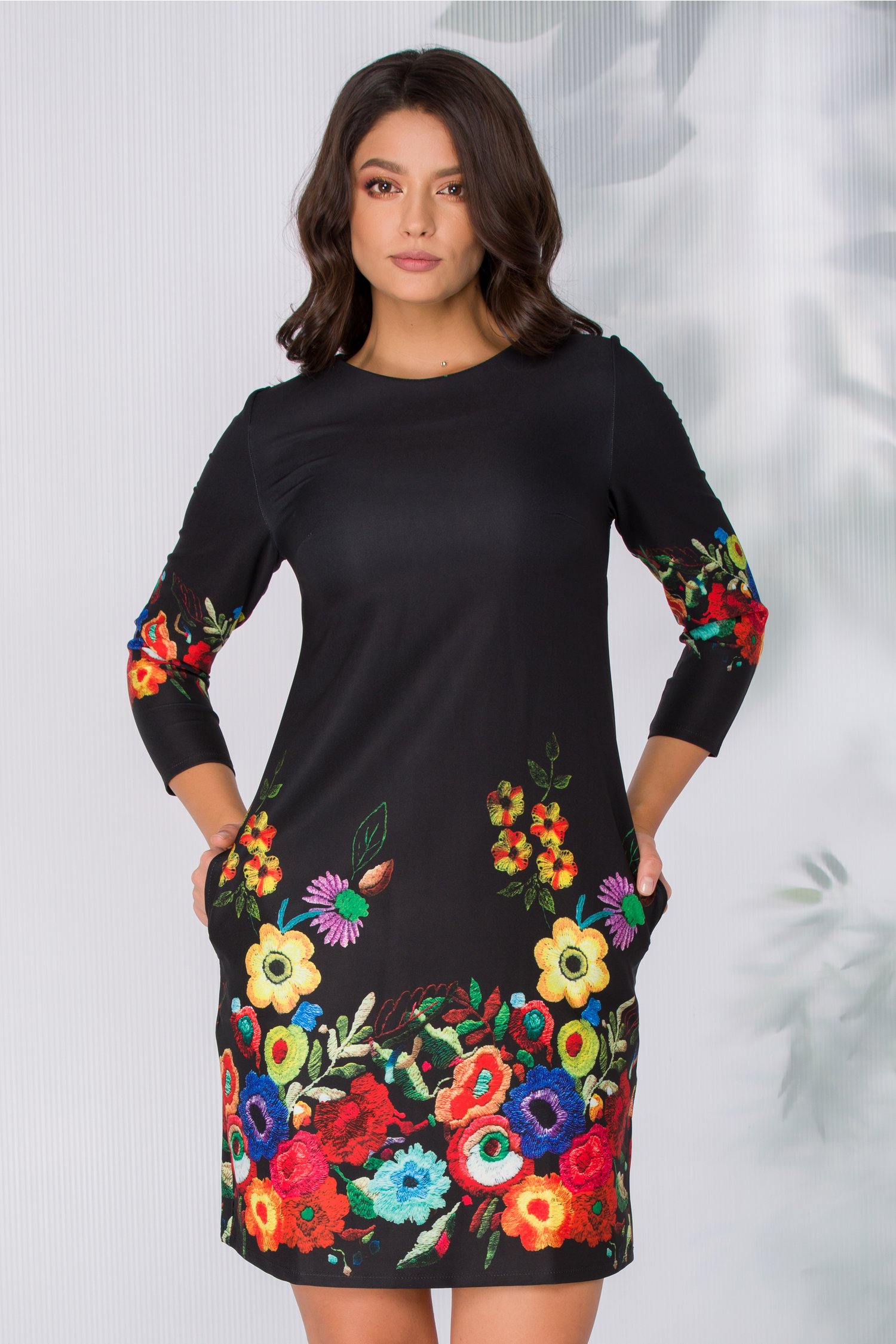 Rochie Malvera neagra cu imprimeu floral viu colorat