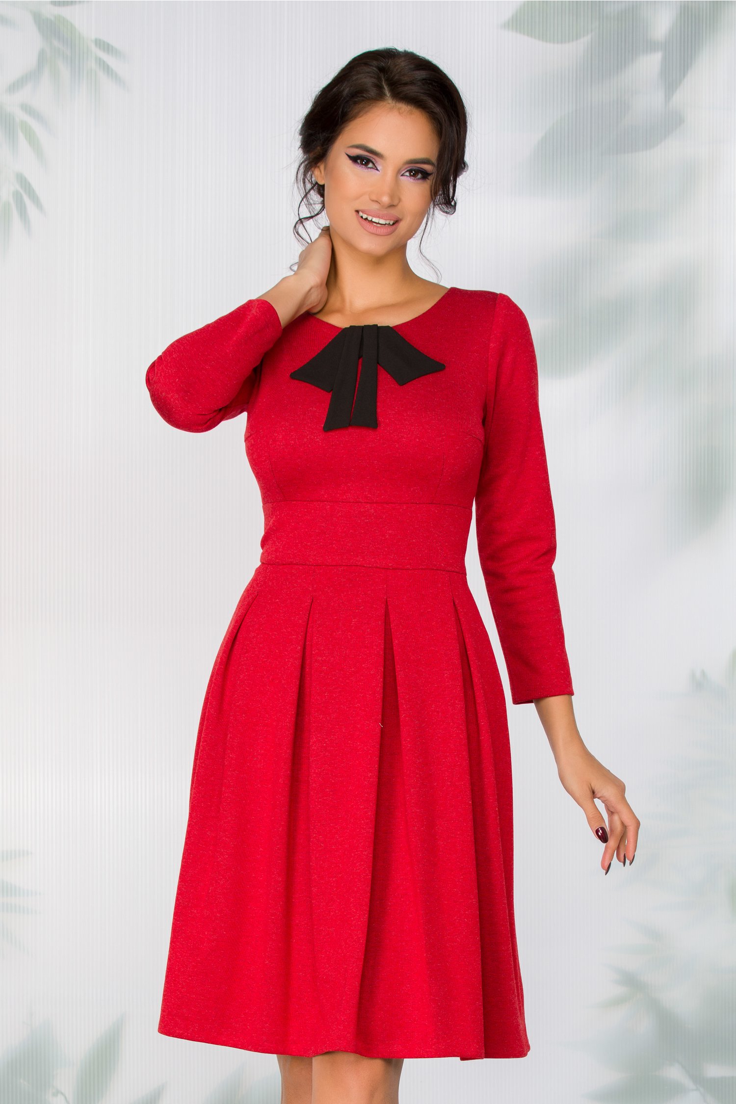 Rochie Moze rosie cu fundita abstracta la baza gatului - Rochii