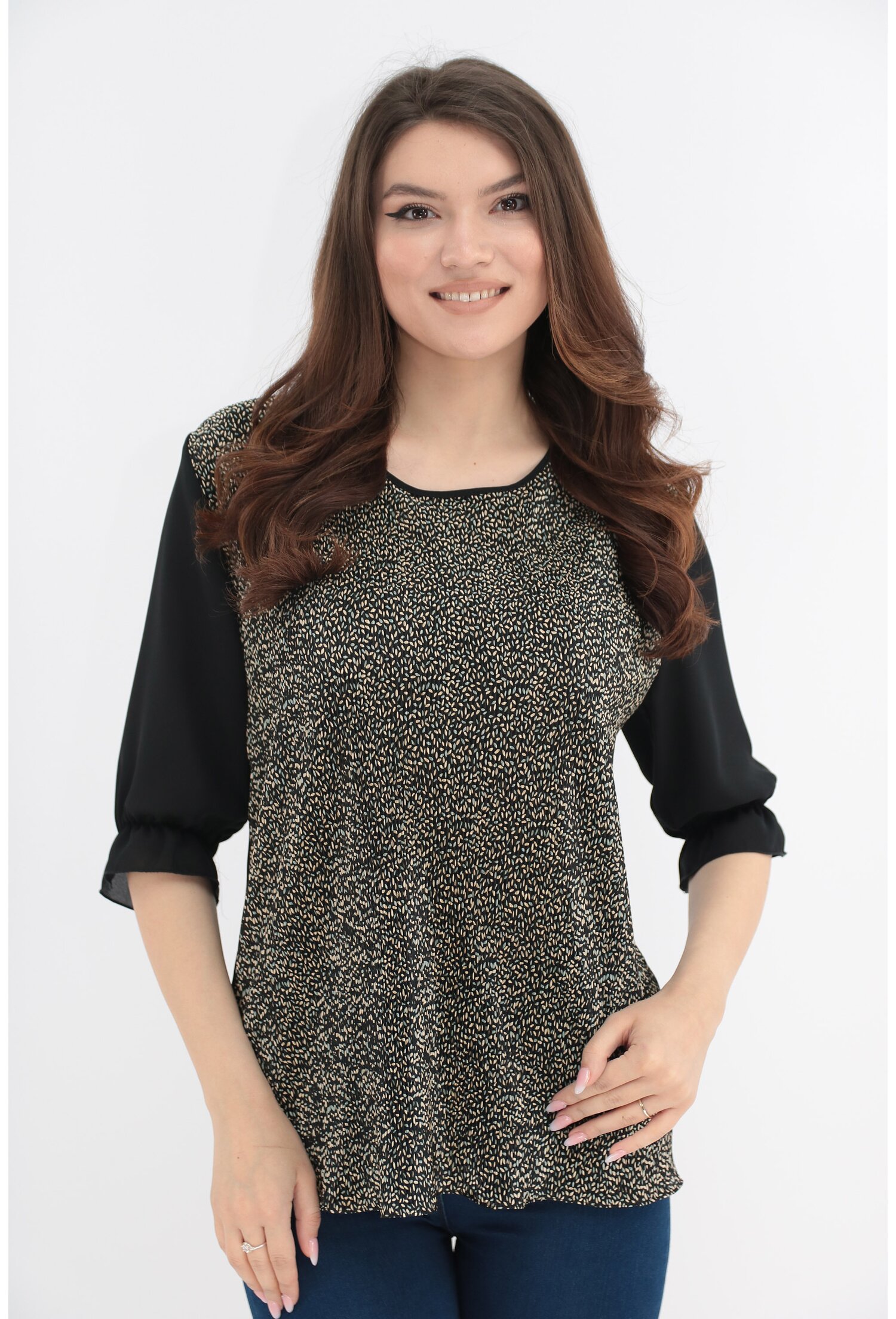 Bluza cu buline mici si spatele negru