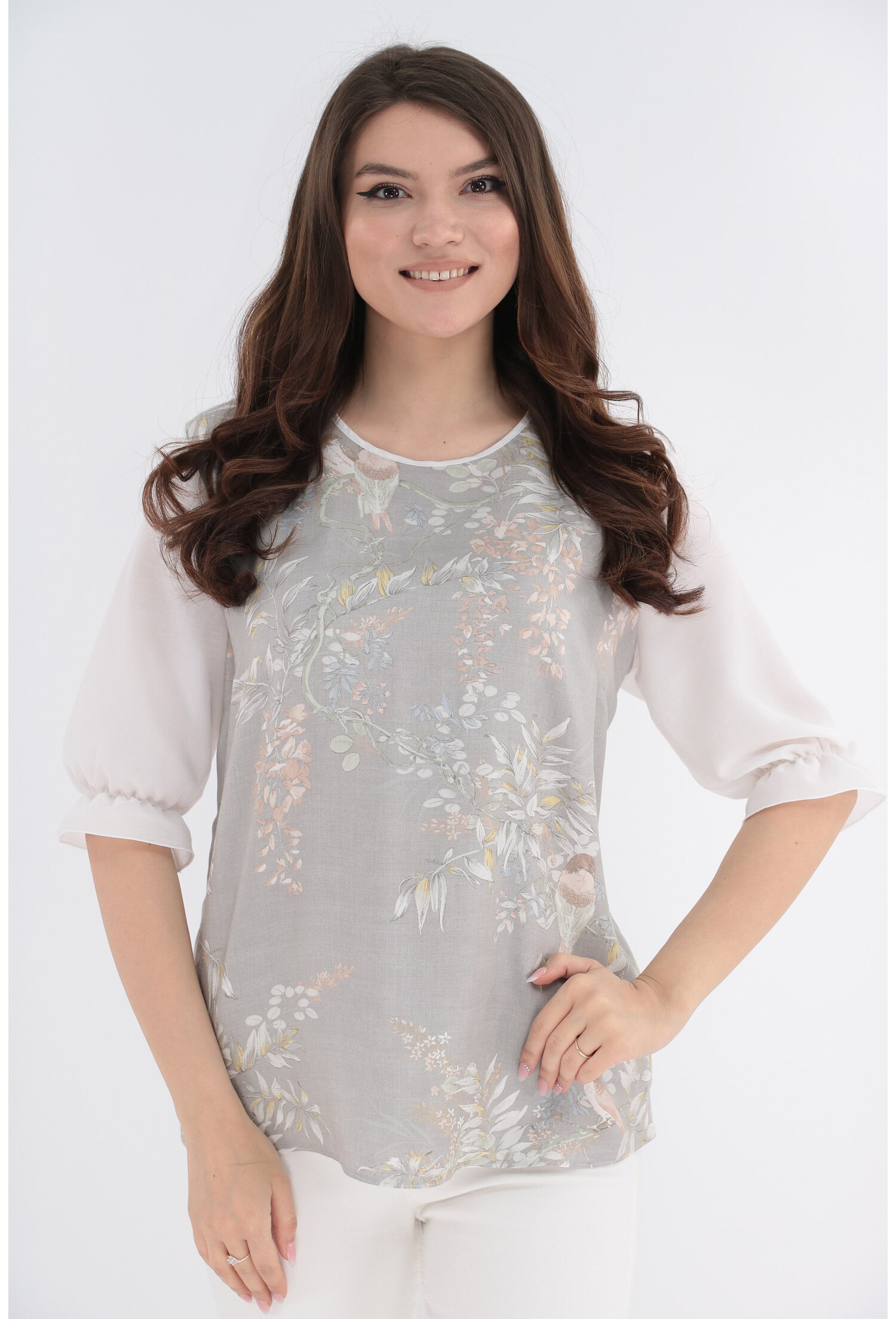 Bluza cu print floral si spatele alb