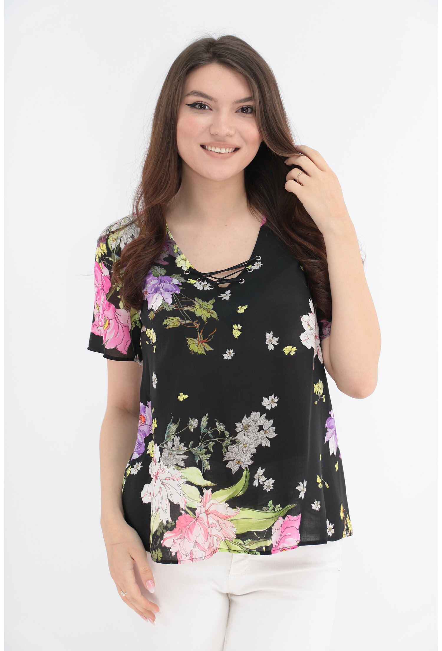 Bluza din vascoza neagra cu siret