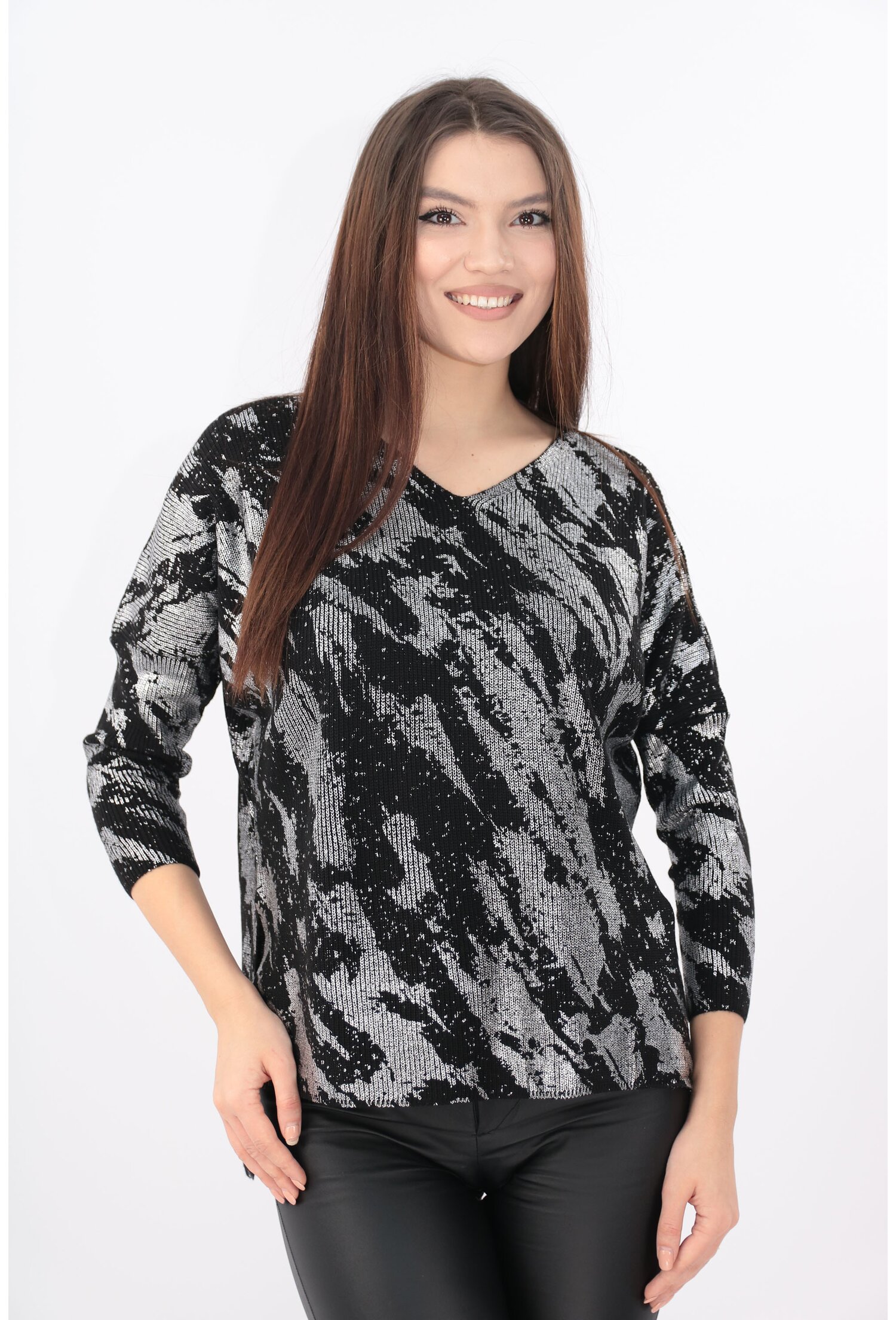 Bluza eleganta neagra cu print argintiu