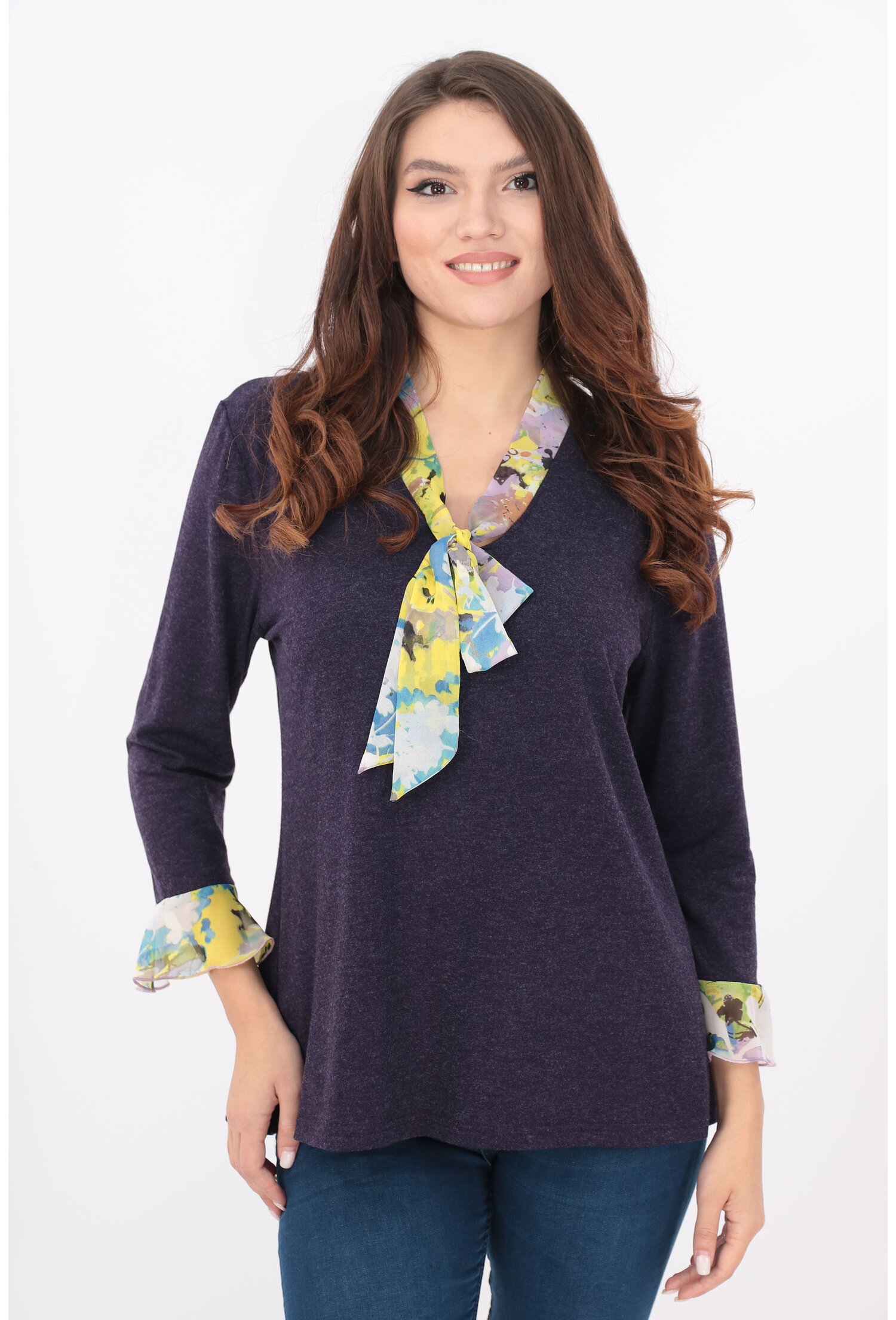 Bluza violet cu esarfa si volane din voal imprimat