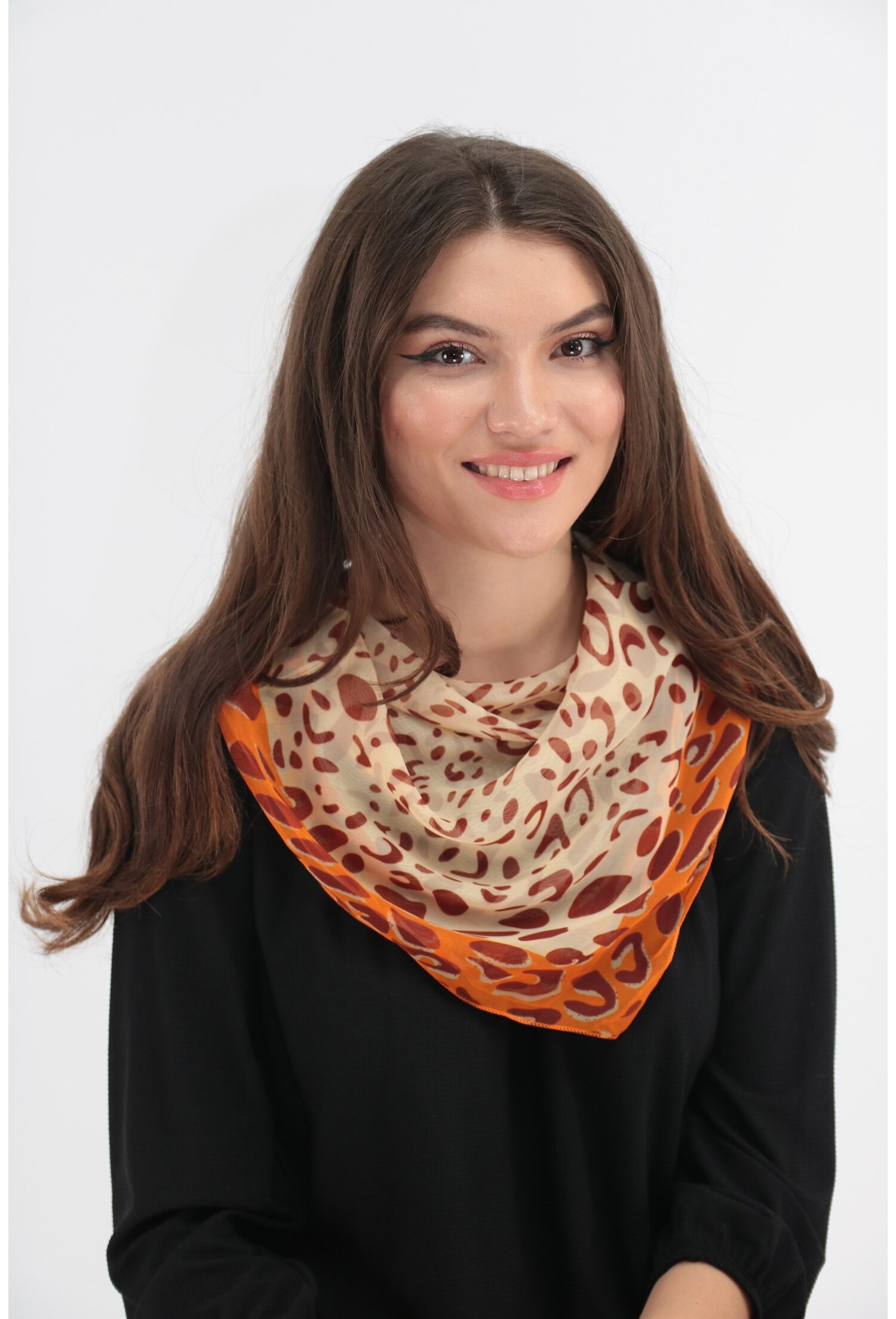 Esarfa patrata orange cu animal print din matase