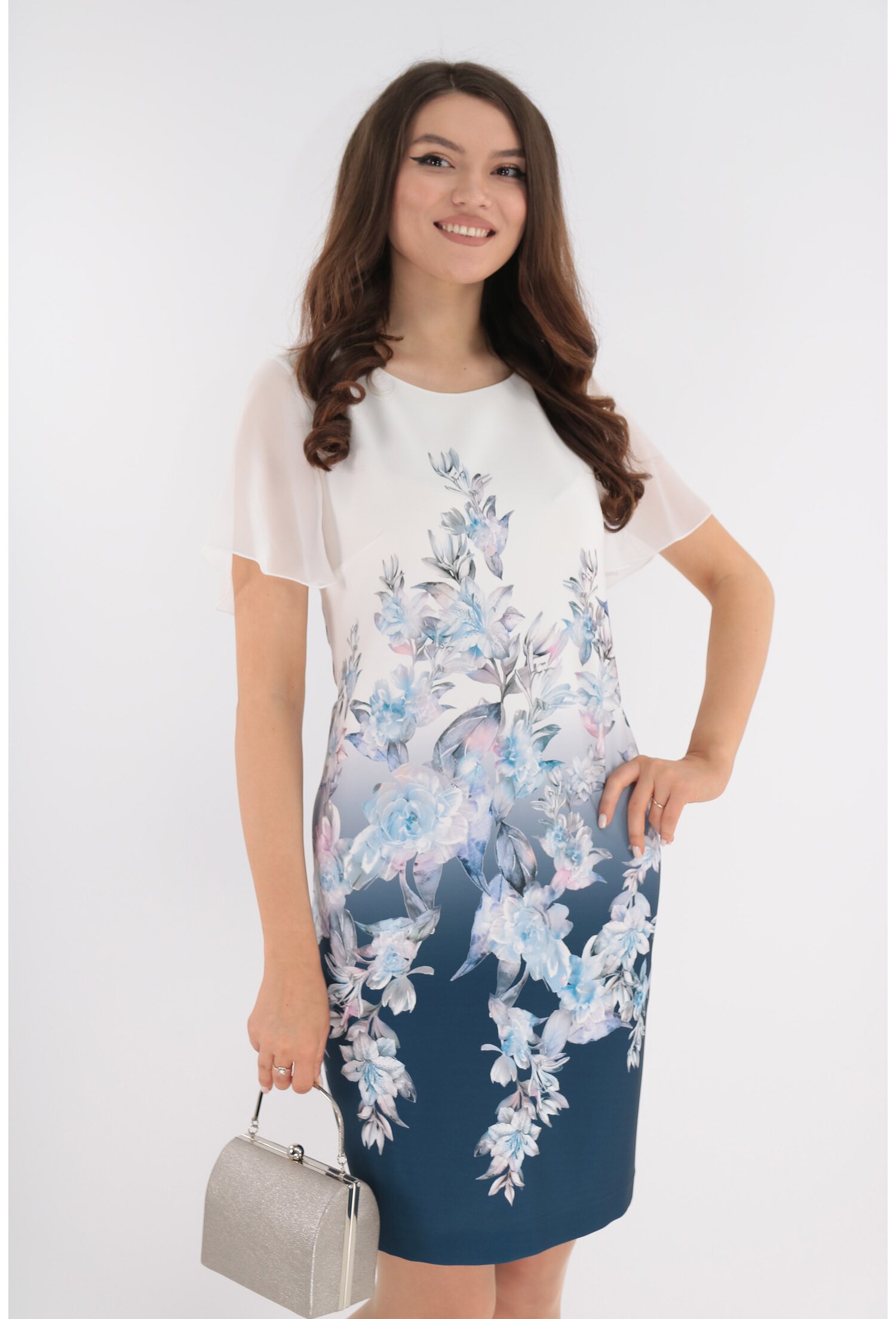 Rochie alb-bleumarin cu imprimeu floral