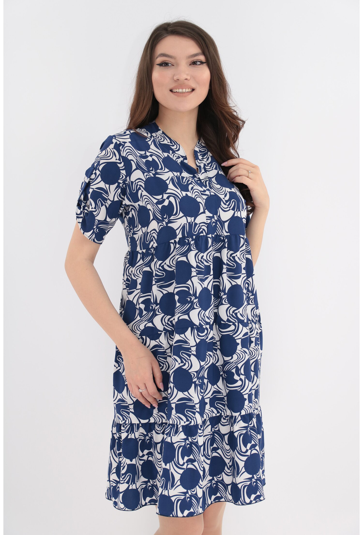 Rochie alba cu buline bleumarin si volane