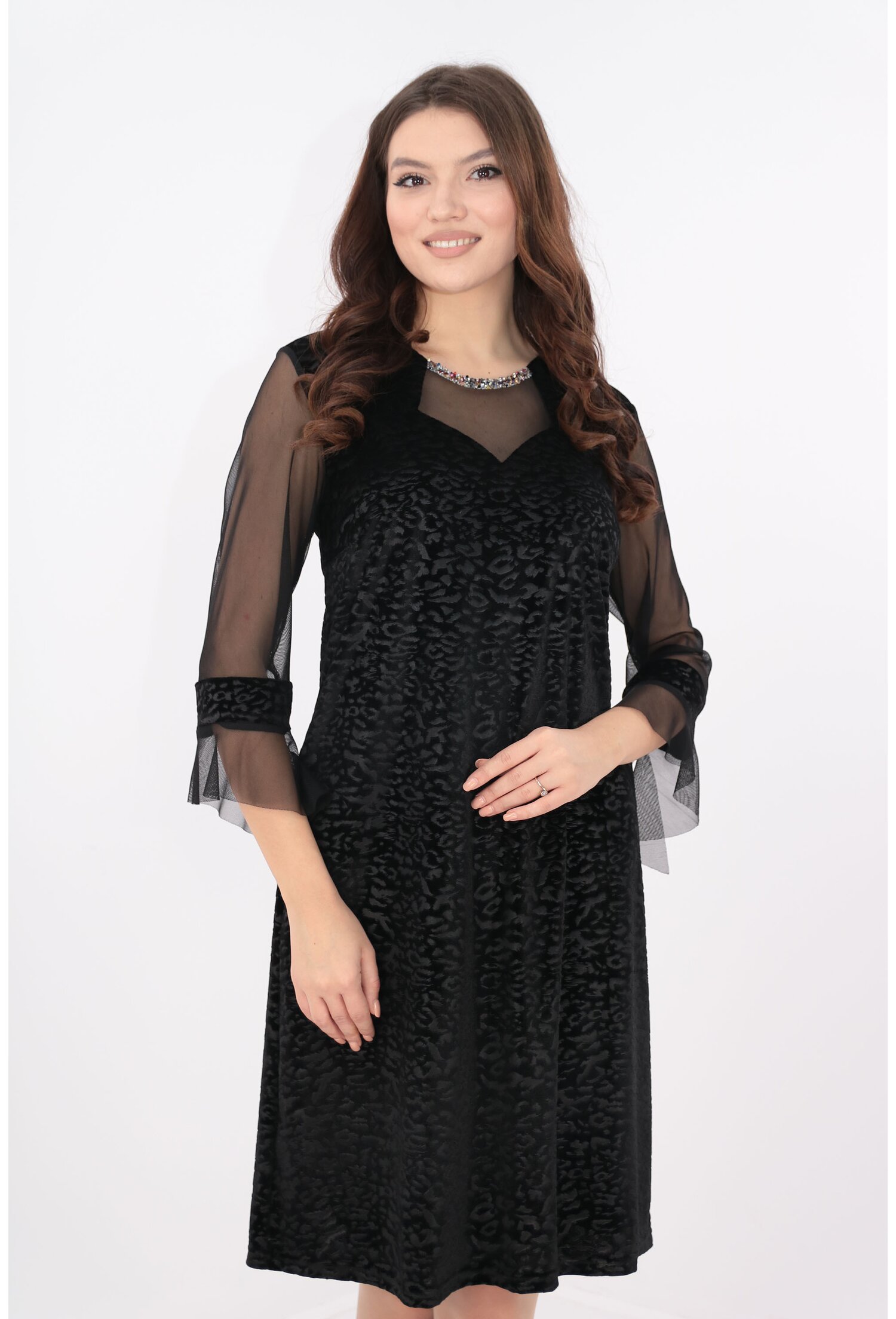 Rochie din catifea neagra cu strasuri multicolore