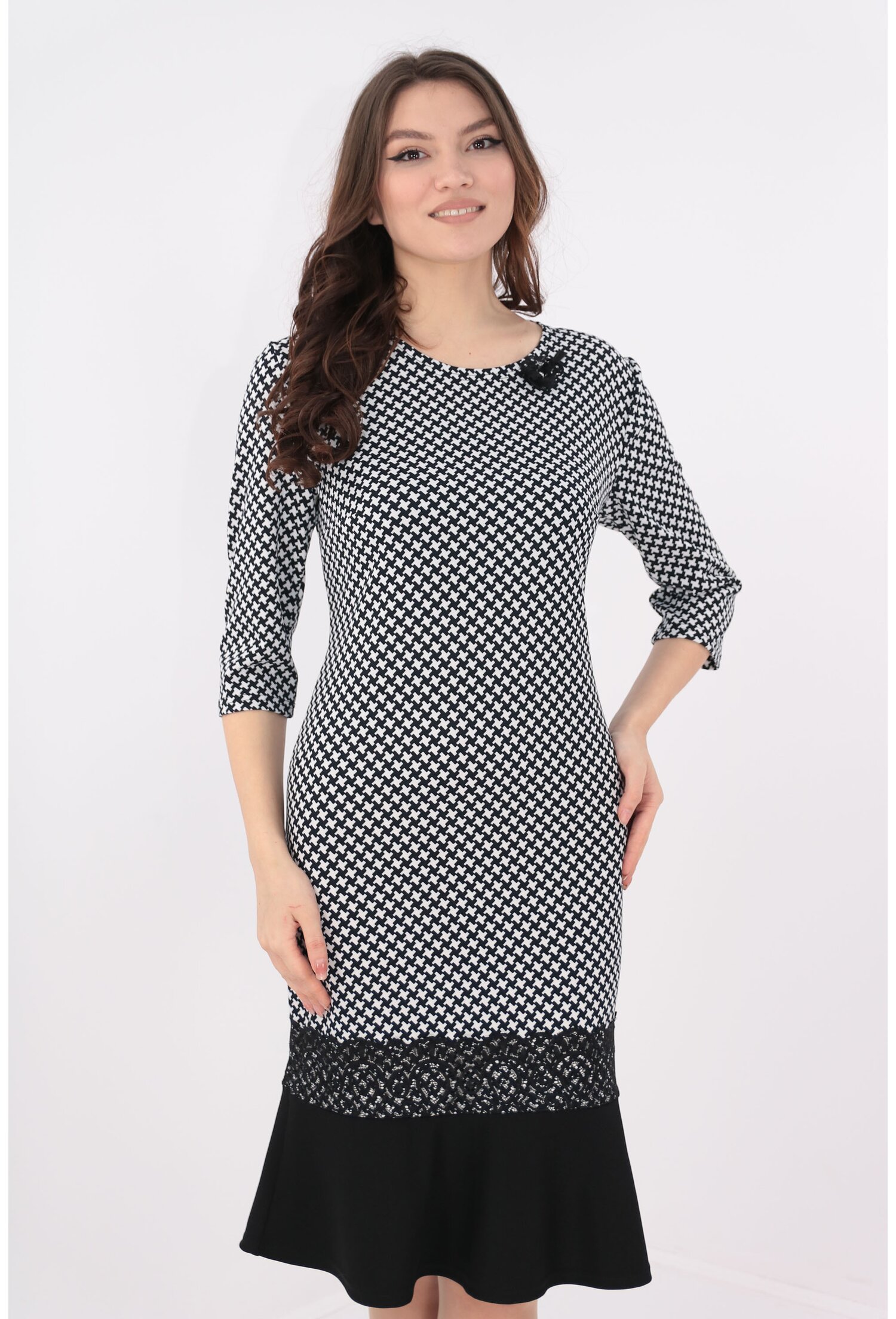Rochie dreapta cu print piciorus de cocos cu volan negru