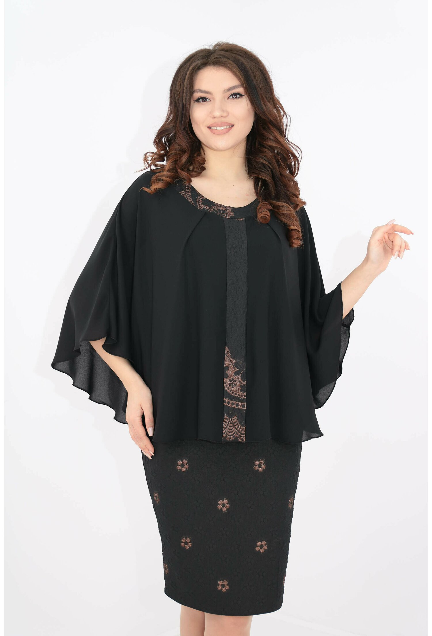 Rochie eleganta din brocard negru si pelerina din voal