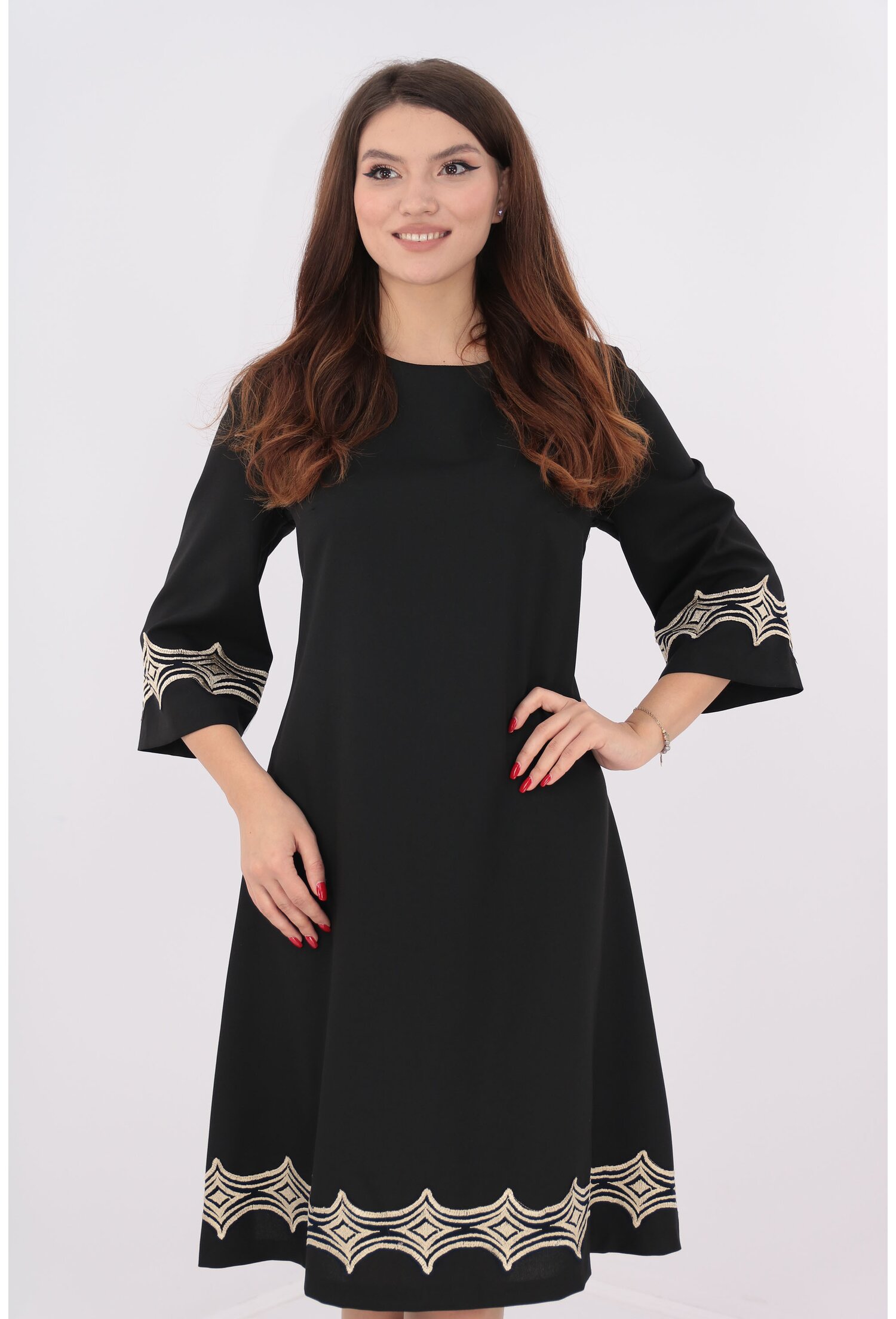 Rochie evazata neagra cu dantela crem romburi