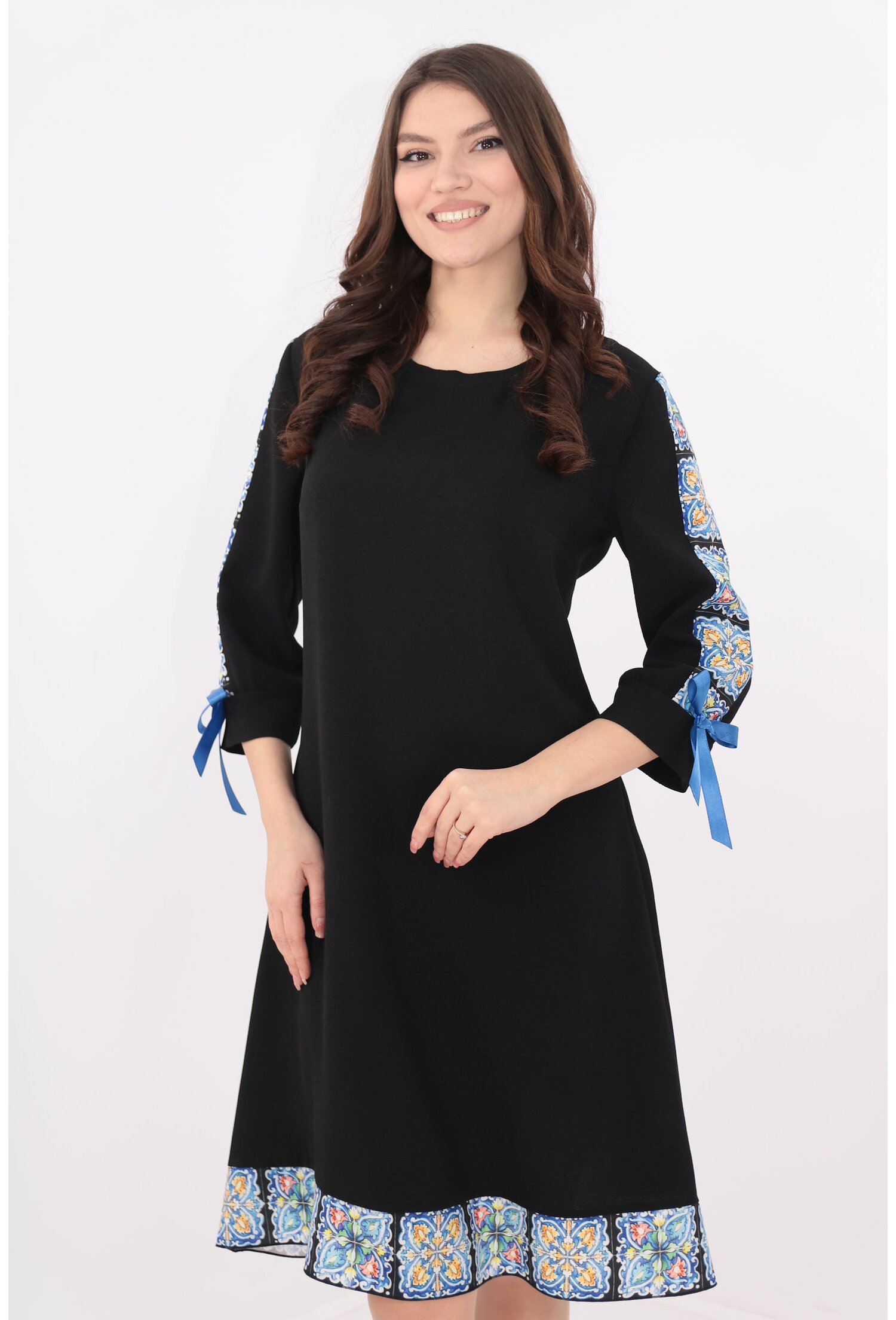 Rochie lejera neagra cu tiv albastru