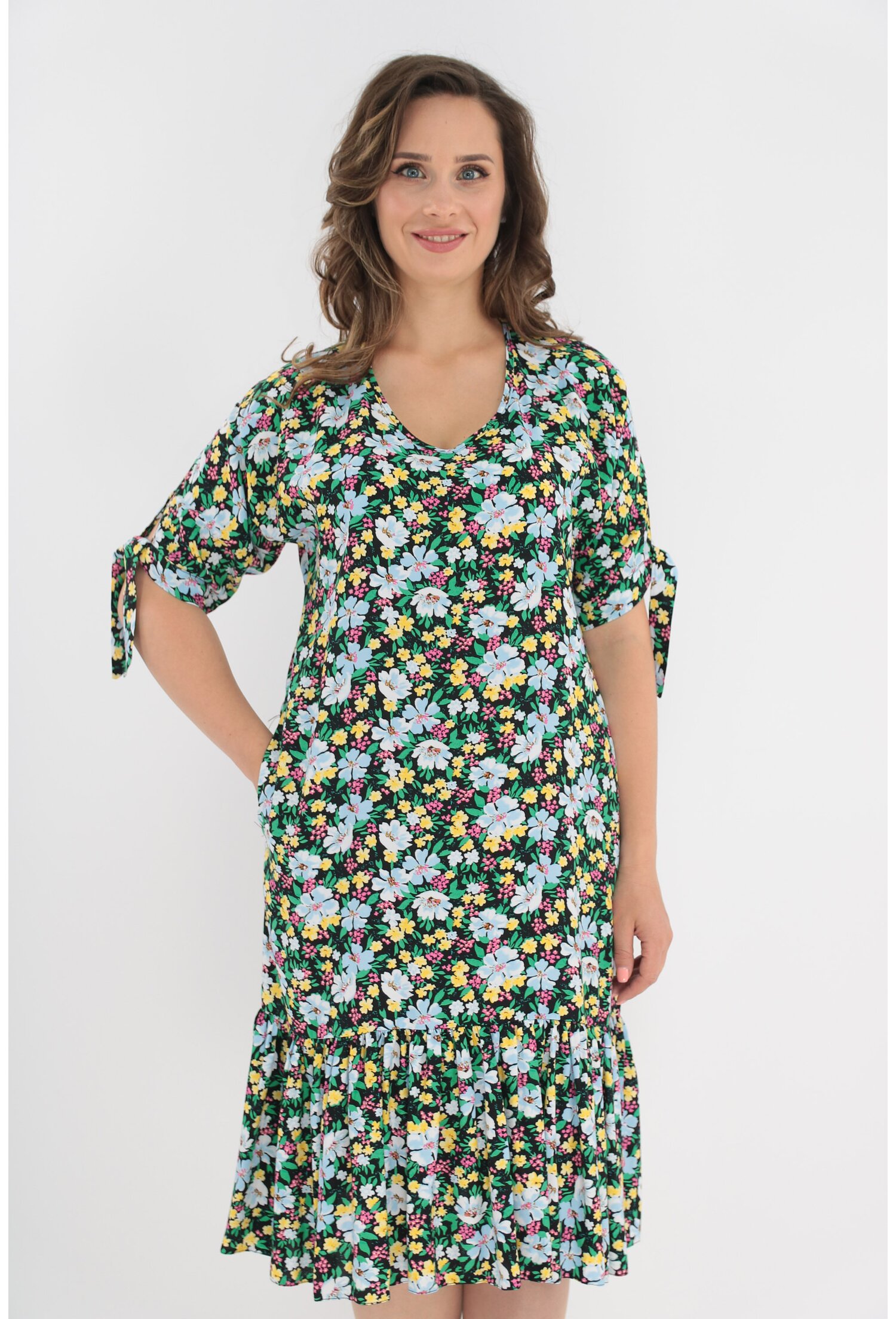 Rochie neagra din vascoza cu flori multicolore