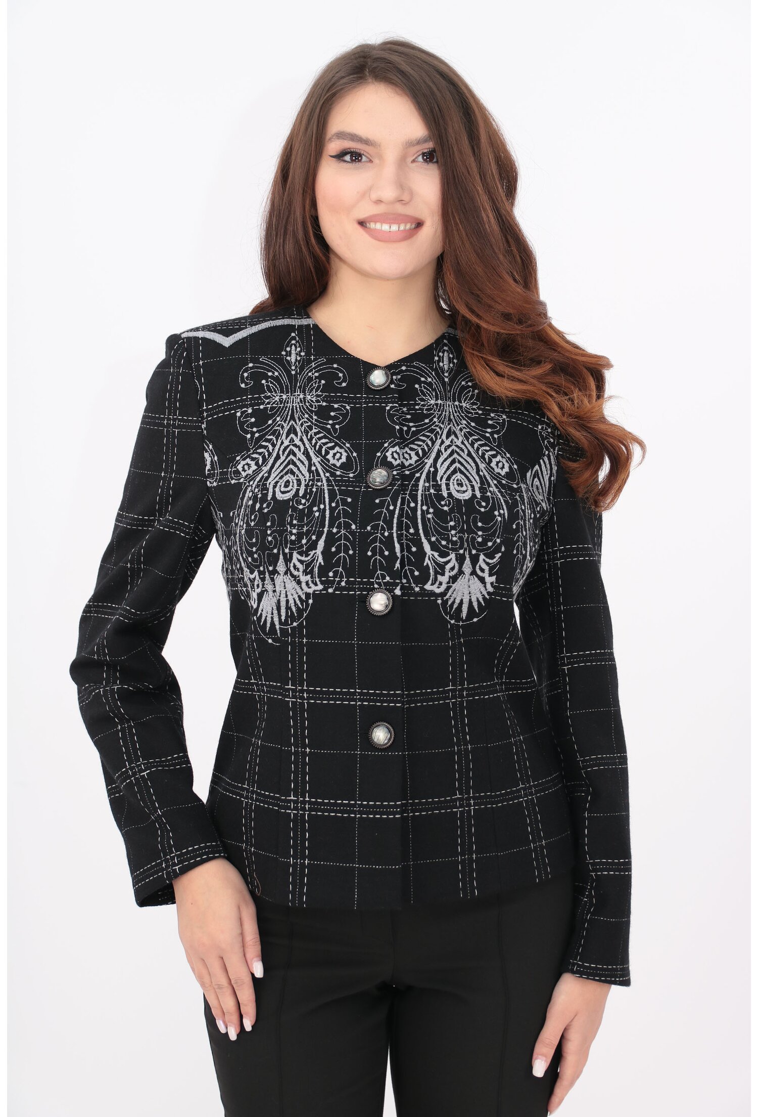Sacou negru cu carouri si broderie